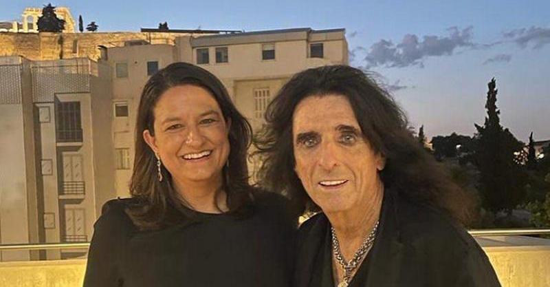 «Viral» η φωτογραφία της Κεραμέως με τον Alice Cooper