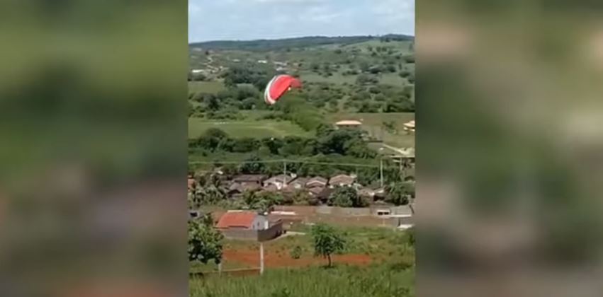 Τpαγικός θάνατος για 26χρονο αλεξιπτωτιστή – Έχασε τον έλεγχο και έπεσε από ψηλά (video)