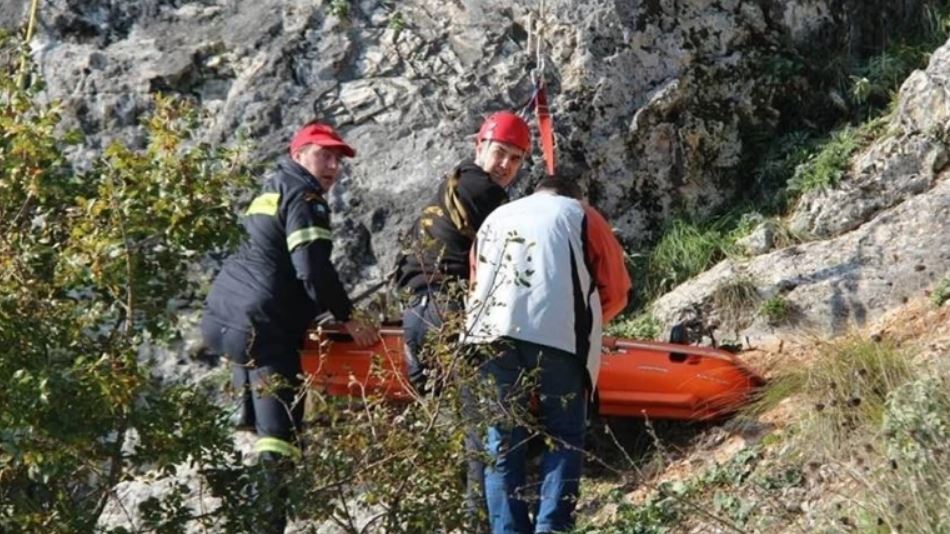 Τρίκαλα: Έψαχναν 86χρονο παππού που χάθηκε μαζεύοντας ρίγανη – Τον βρήκαν την άλλη μέρα να κρατιέται σε κλαδί σε γκρεμό 40 μέτρα