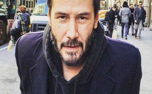 Keanu Reeves: «Το αύριο δεν είναι εγγυημένο, ας ζήσουμε το σήμερα»