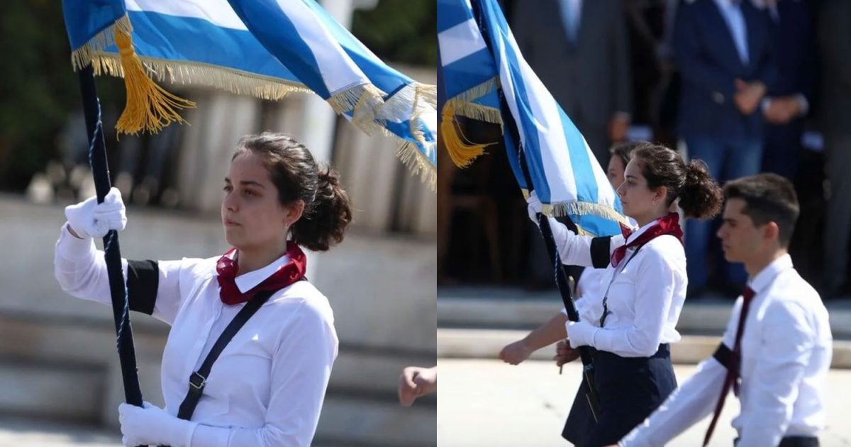 Μαθητές τίμησαν τα θύματα των Τεμπών κάνοντας παρέλαση με μαύρο περιβραχιόνιο