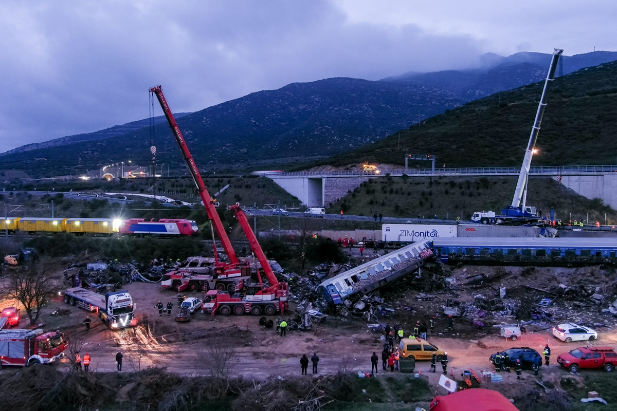 Τέμπη: «Βρήκα ζωντανό ένα μωρό κάτω από το κάθισμά μου», λέει φοιτητής που σώθηκε