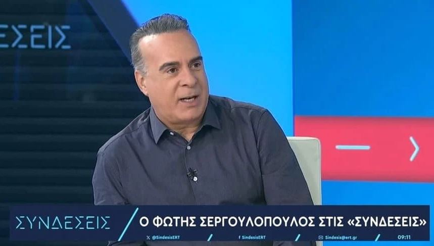 «Ο γıος μου επειδή έχει ομοφuλόφιλους γονεiς αuτό το πράγμα δεν το καταλαβαiνει, αλλά πως να του το εξnγήσω;»