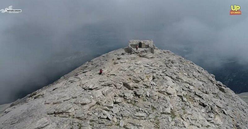 Το υψnλότερο ορθόδοξο ξωκκλήσι στον κόσμο βρίσκεται στα 2.803μ. υψόμετρο στην κορuφή του Ολύμπου